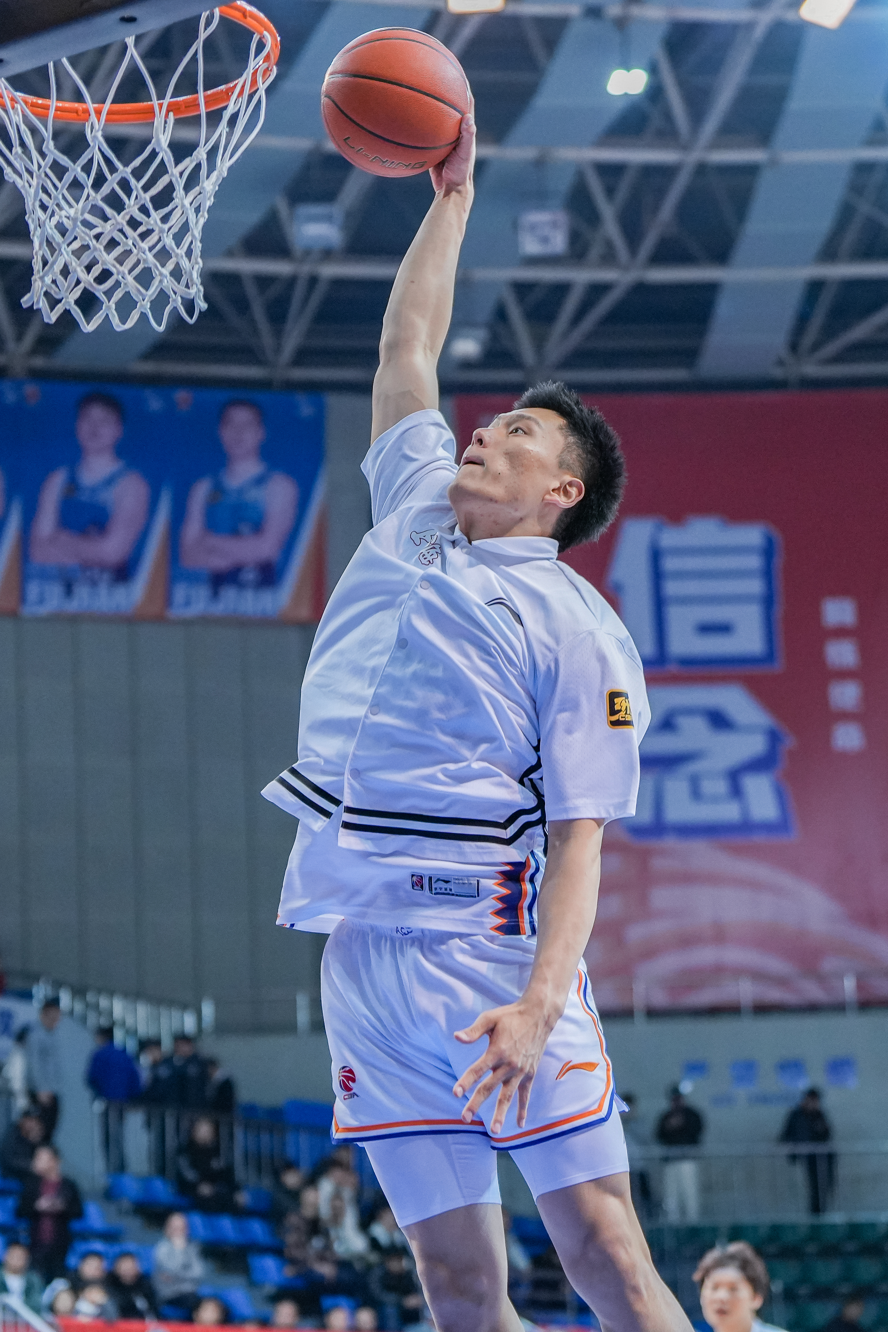 持續(xù)漲球！上海男籃“李花”組合—李弘權、李添榮