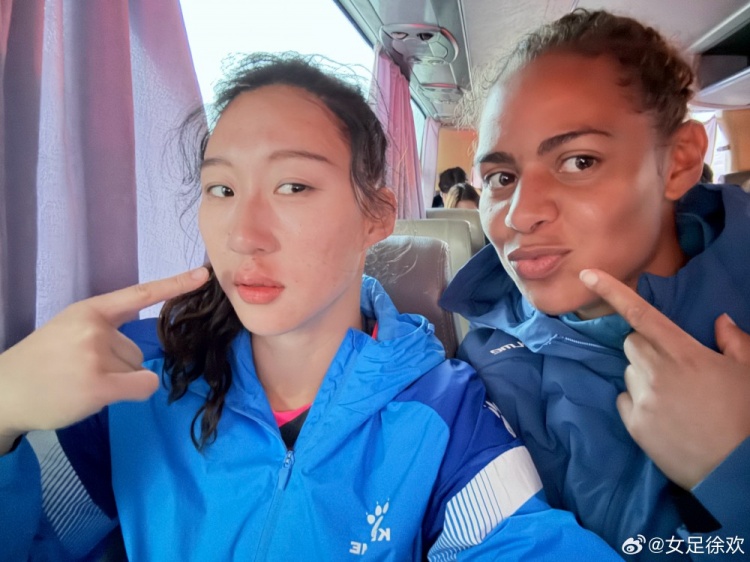 神勇！女足國(guó)門徐歡曬照，比賽中被球砸臉仍力保球門不失