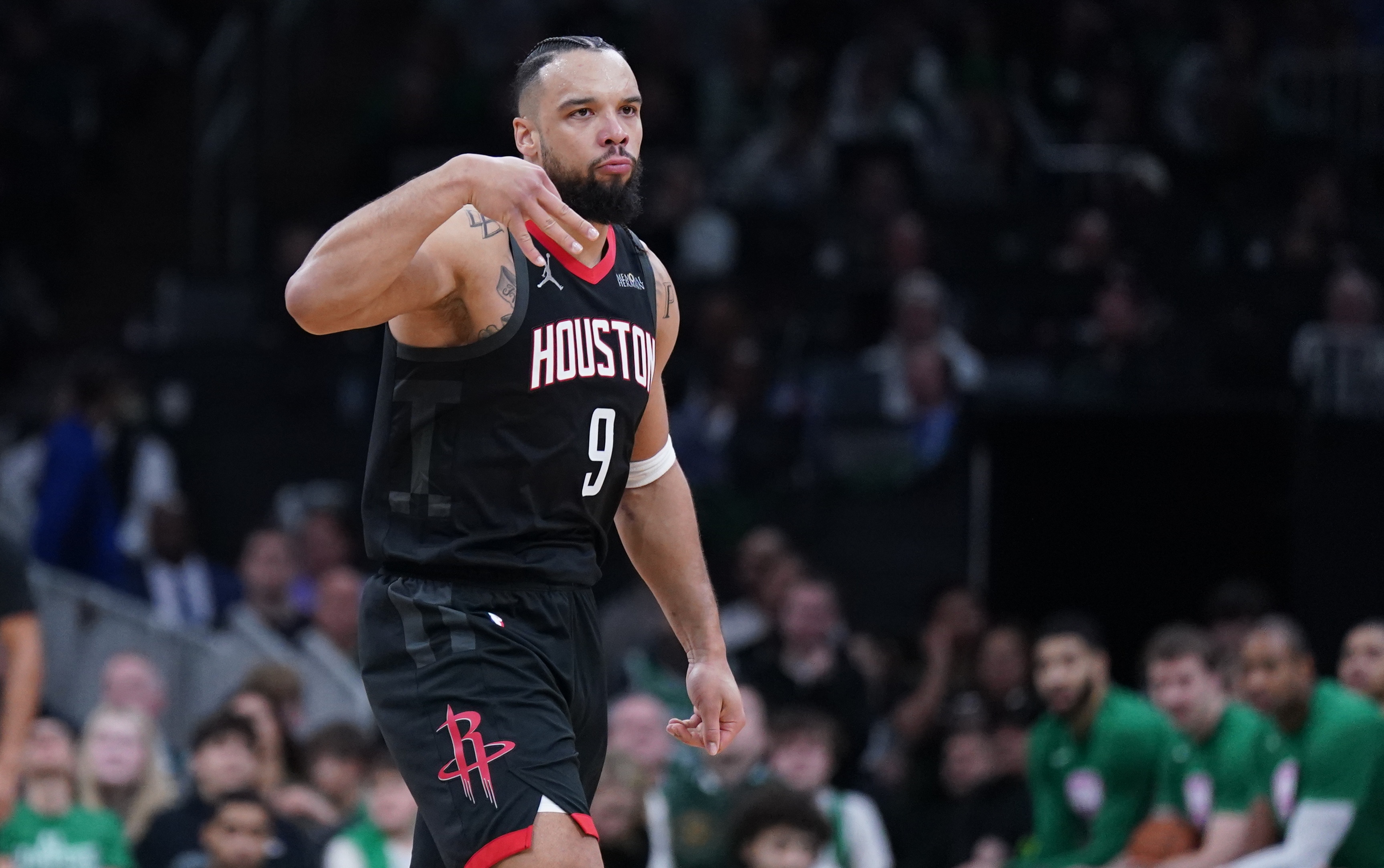 NBA官方：狄龍因賽后采訪時(shí)使用不當(dāng)詞匯 被罰款25000美元